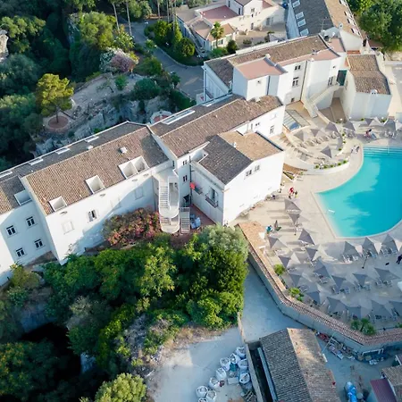 Grand Politi Ξενοδοχείο 4*