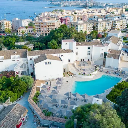 Grand Politi Ξενοδοχείο 4*