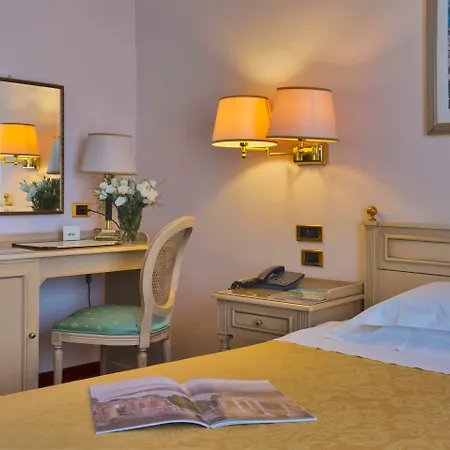 Grand Politi Hotel Syracuse